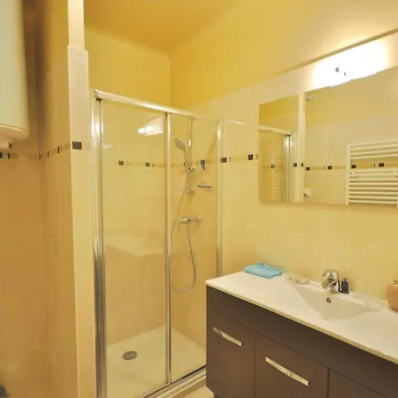 1 Bedroom Awesome In *