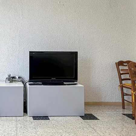 1 Bedroom Awesome In Appartement