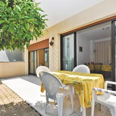 1 Bedroom Awesome In *